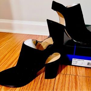 GunMetal DEVYN women’s black suede sling back.